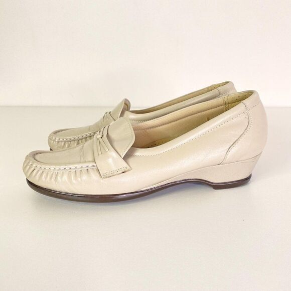 SAS Cream Leather Slip On Comfort Loafer - Picture 3 of 6